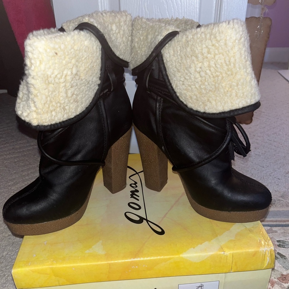 Faux Sherpa lining boots
